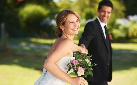 Intelligent Wedding Planning: Why A Smart Bride Will Hire a Wedding Planner